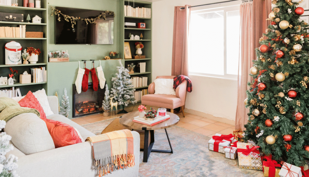 9 Small Apartment Christmas Decor Ideas - MyHomeDwelling