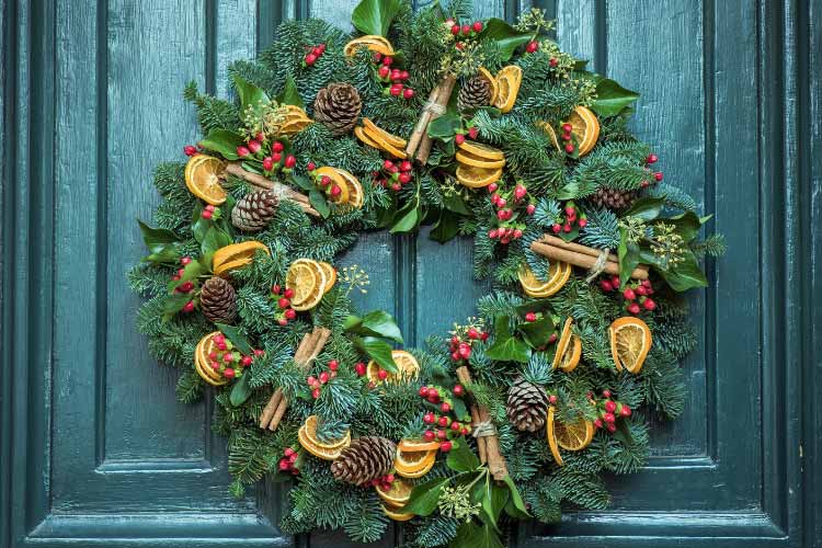 Nothing is more inviting and Christmassy than a wreath on the front door