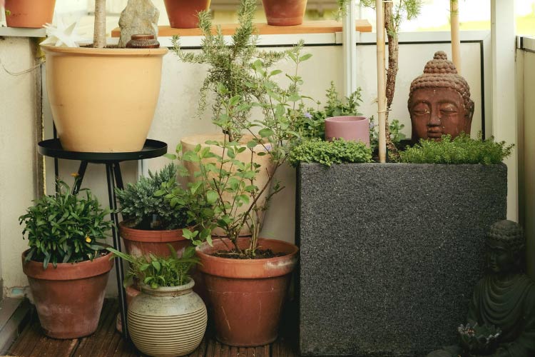 Add tranquility and meditative energy to your small apartment balcony