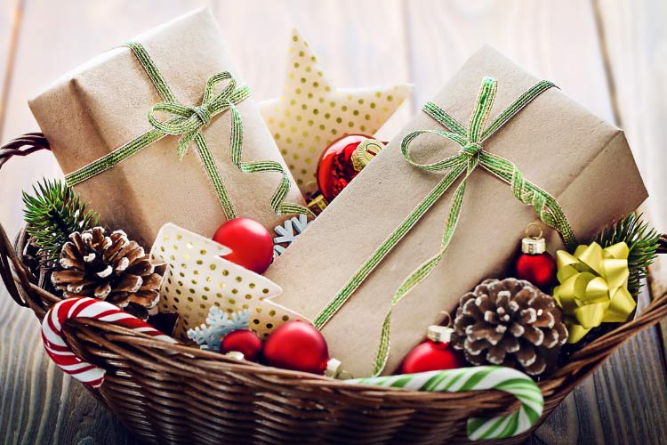 you can create an entire Christmas setup in a single wicker basket